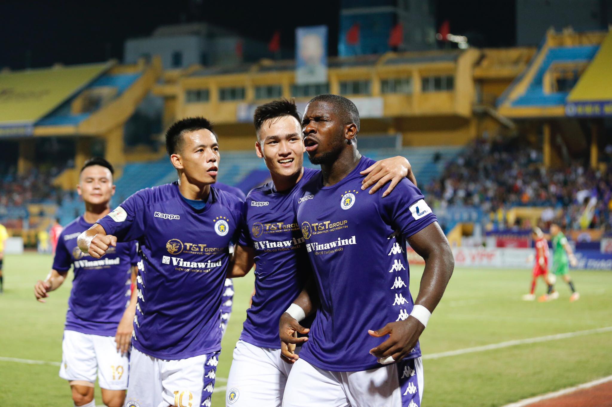 Hà Nội FC trở lại cuộc đua vô địch khi đánh bại Hải Phòng